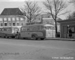 ETAO autobussen in 1954 bij de VVV halte op het Hasselmanplein
